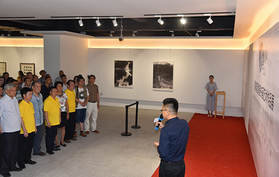 張阿芬院長出席順美集團陶瓷書畫藝術(shù)作品展開展活動并講話